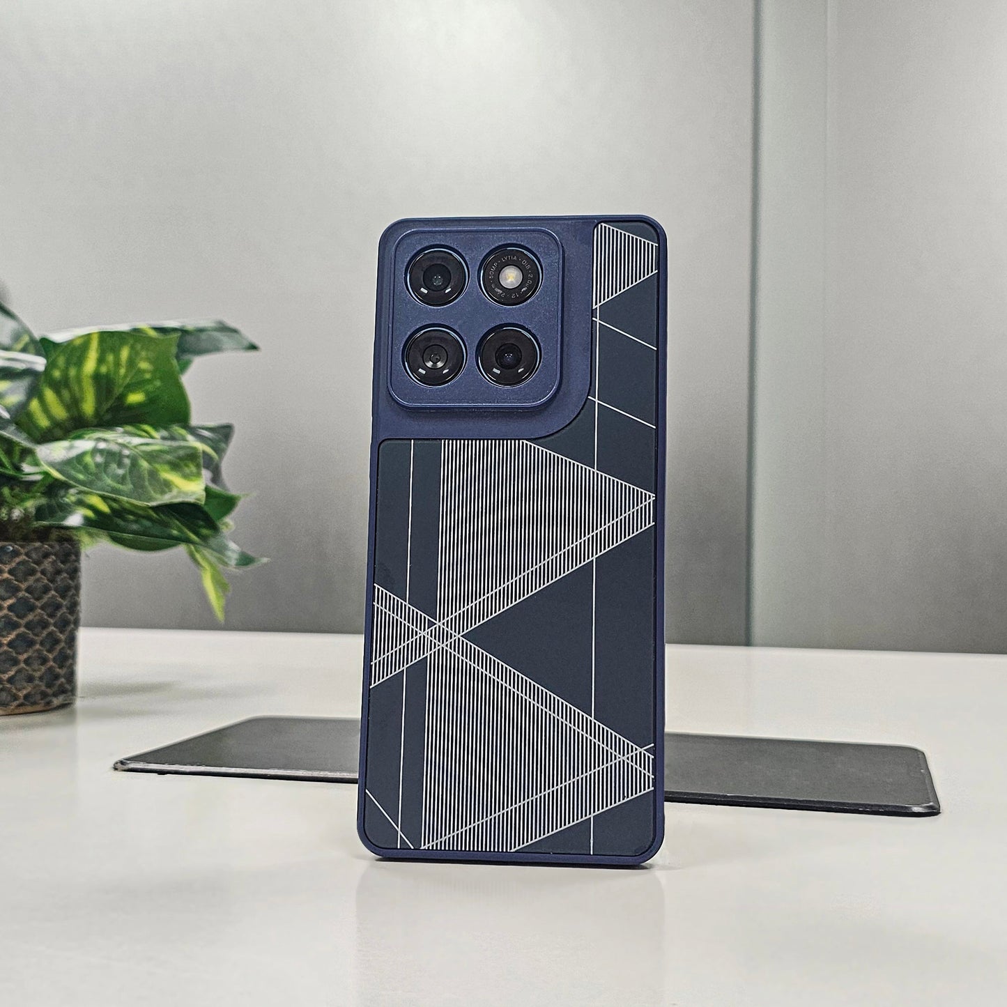 Motorola Edge 60 Fusion 5G Triangle Pattern Matte Back Shockproof Case