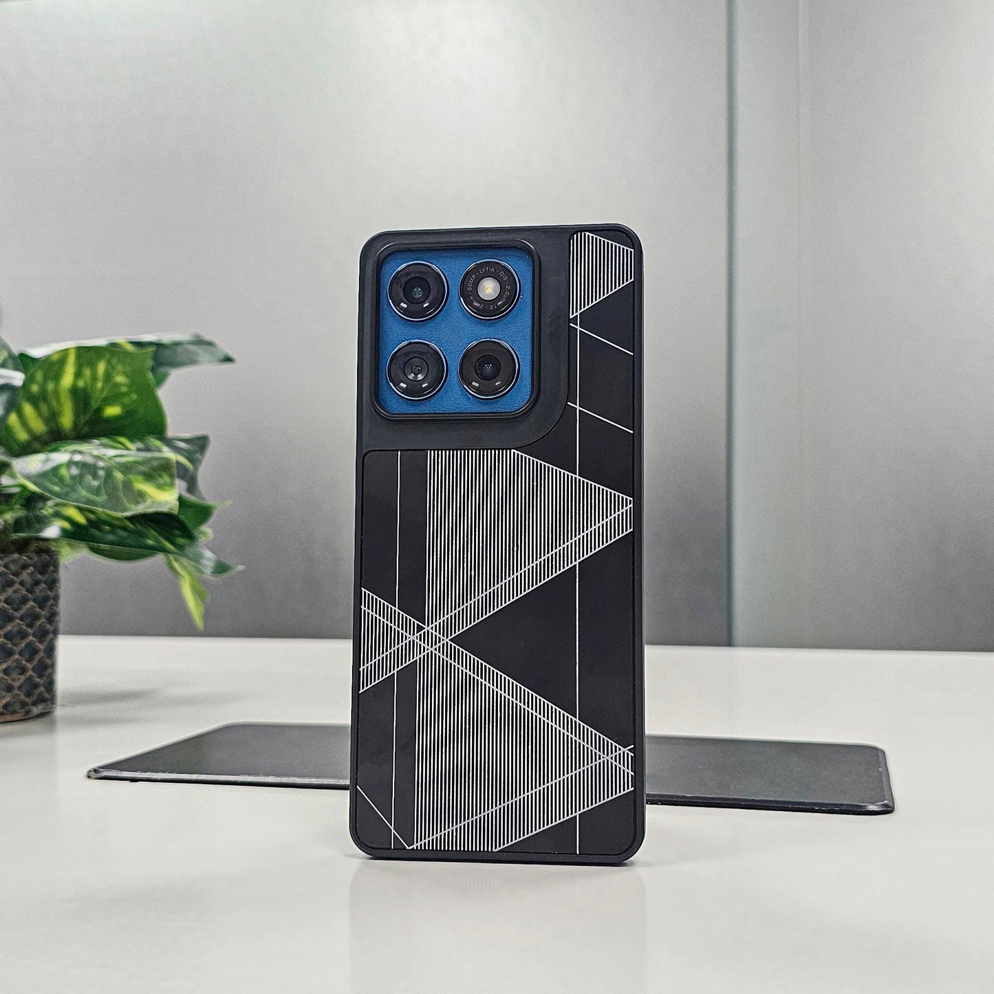 Motorola Edge 60 Fusion 5G Triangle Pattern Matte Back Shockproof Case