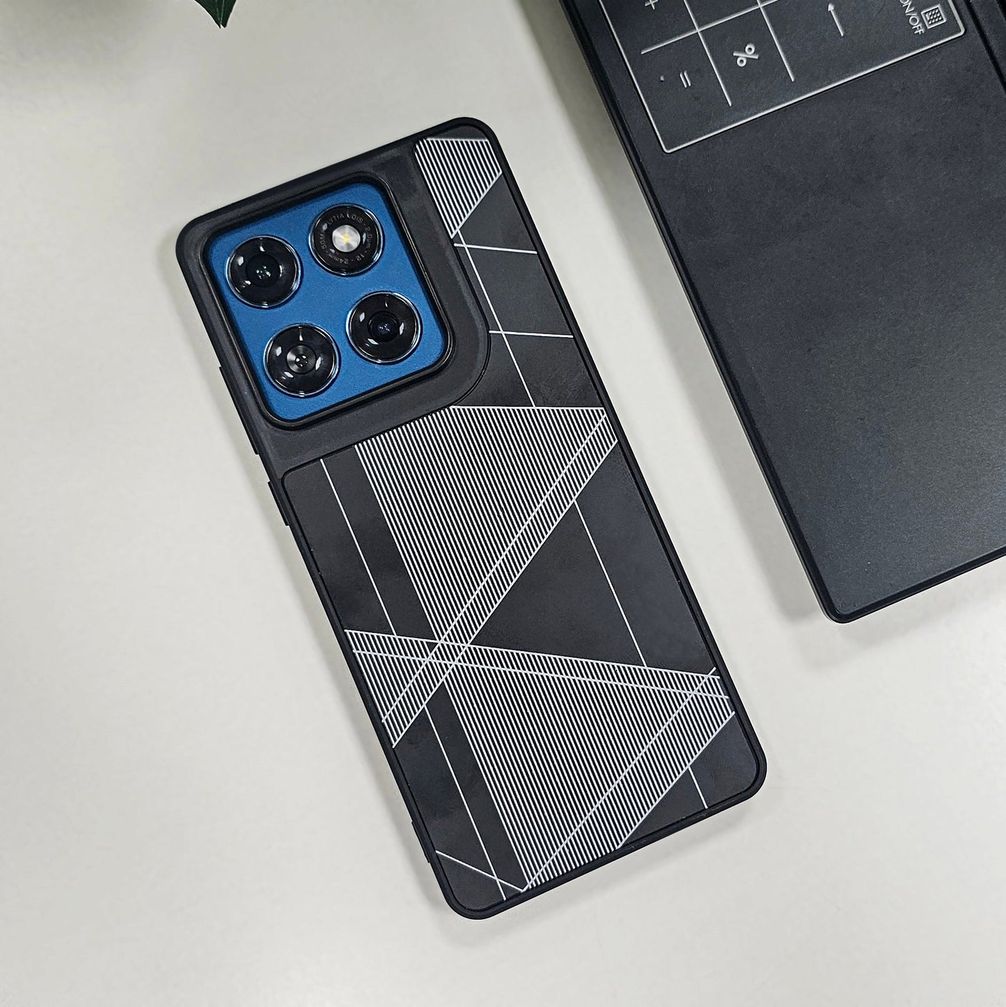 Motorola Edge 60 Fusion 5G Triangle Pattern Matte Back Shockproof Case