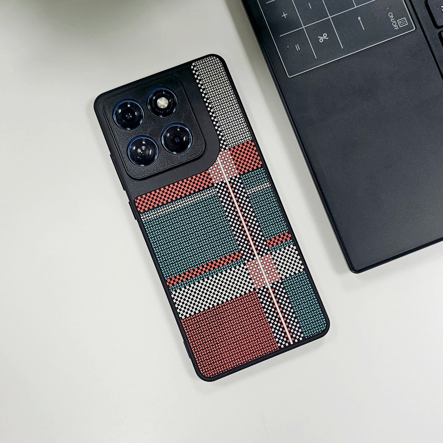 Motorola Edge 60 Fusion 5G Luxury Grid Pattern Glass Back Shockproof Case
