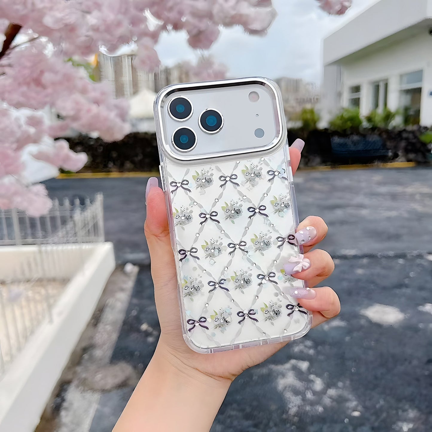 iPhone 17 Pro Max Crystals Swarovski Floral Design Magsafe Case
